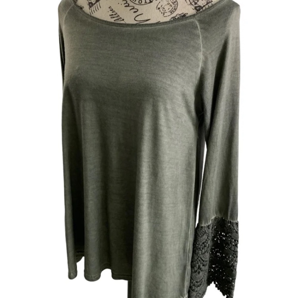She & Sky women’s small boho blouse